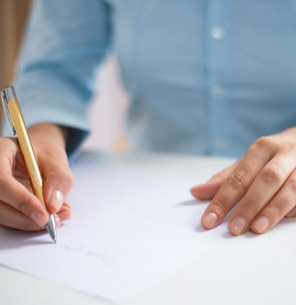 asesoría jurídica en Almàssera- camisa