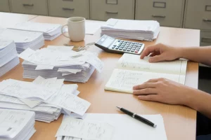 Asesor contable Tavernes Blanques manos recibos